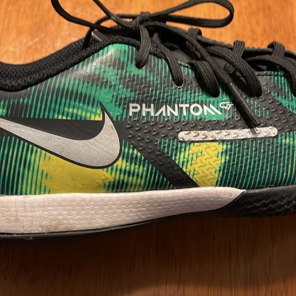⚽️Nike Phantom GT2 Academy DF SW IC Indoor Shoes (Black/Green) youth US size 4.5 - Picture 7 of 9